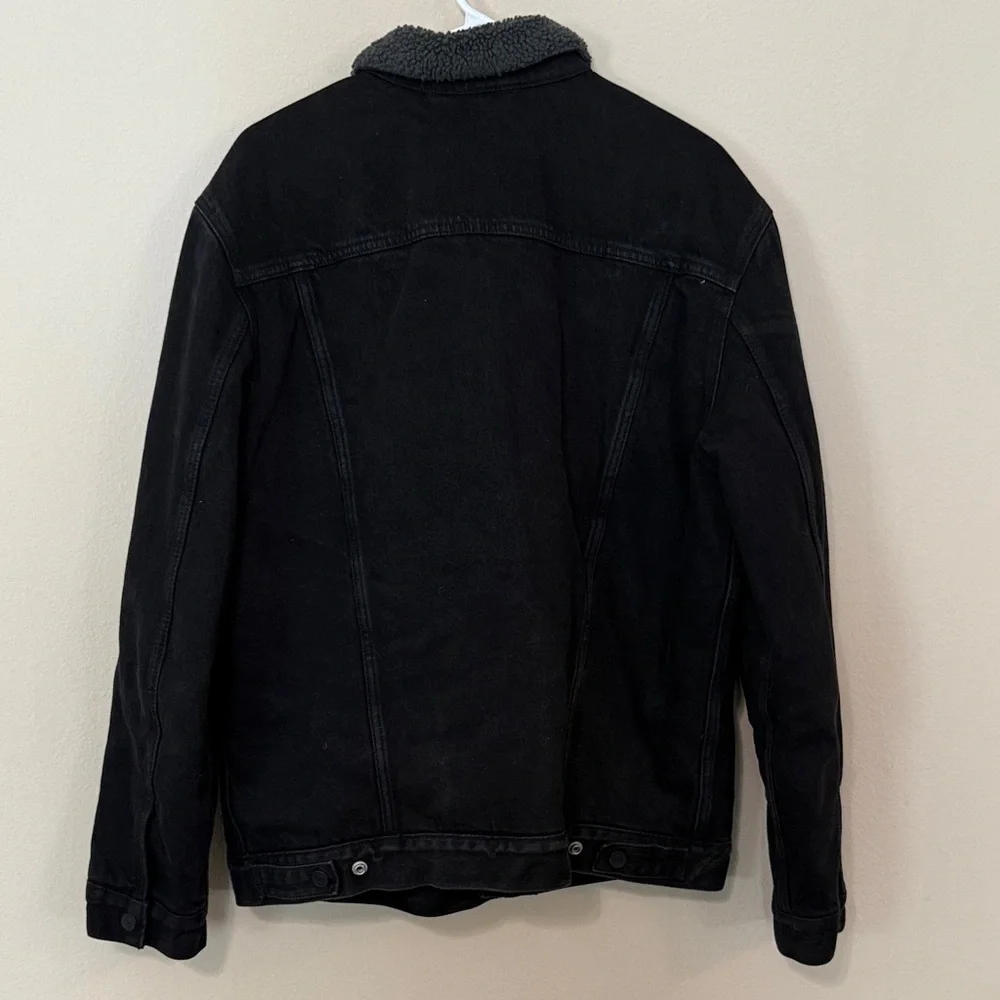 Levi's Men's Black Sherpa-Lined Jacket - Picture 3 of 4